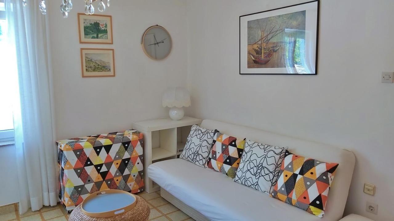 Apartment Juta Mimice Exterior photo