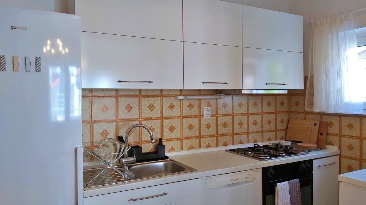 Apartment Juta Mimice Exterior photo